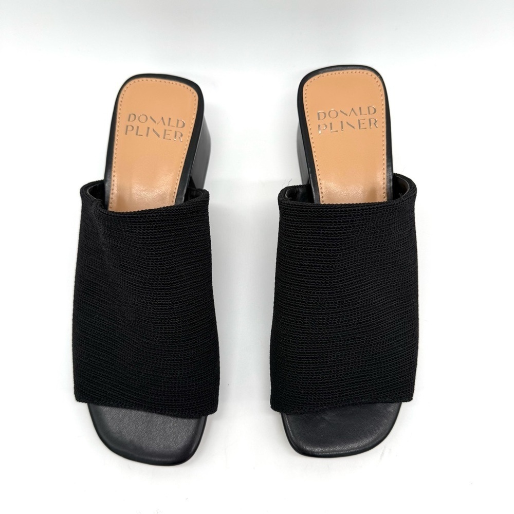 Donald Pliner Black Slide sandals with toe thong - Picture 3 of 8